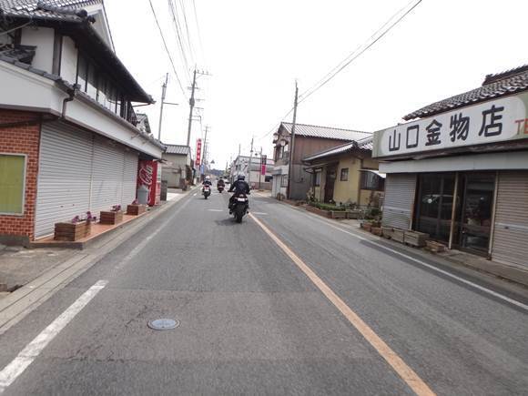 10　地方色満点な道.JPG