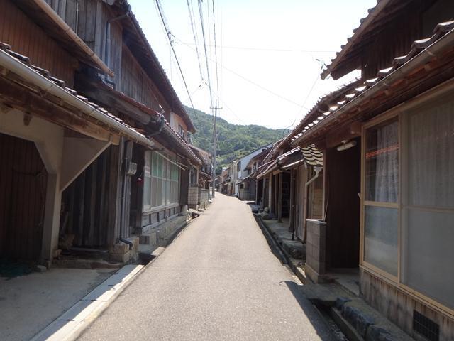 10　観光地化されてもいいような家並み.JPG