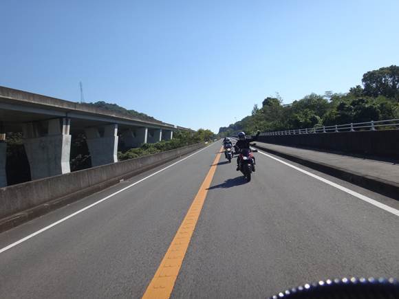 10　高速と並んでます.JPG