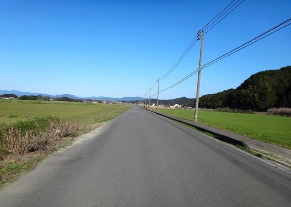 11　コースアウトしても痛くなさそうな道.JPG