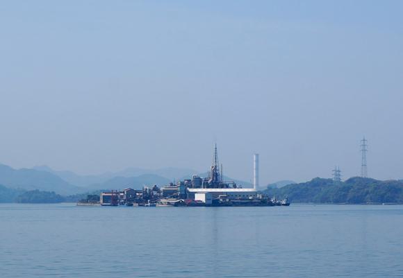 11　工場だけの島.JPG