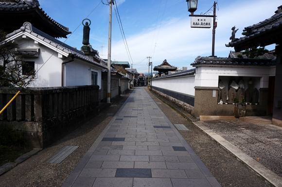12　お寺ばかりの路地でした.JPG