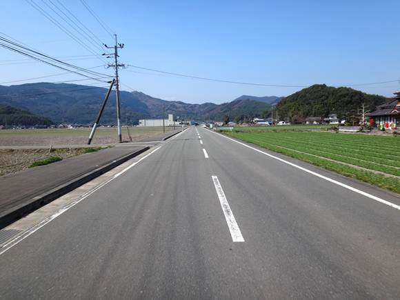 12　ＫＳＲでも快適そうな道.JPG