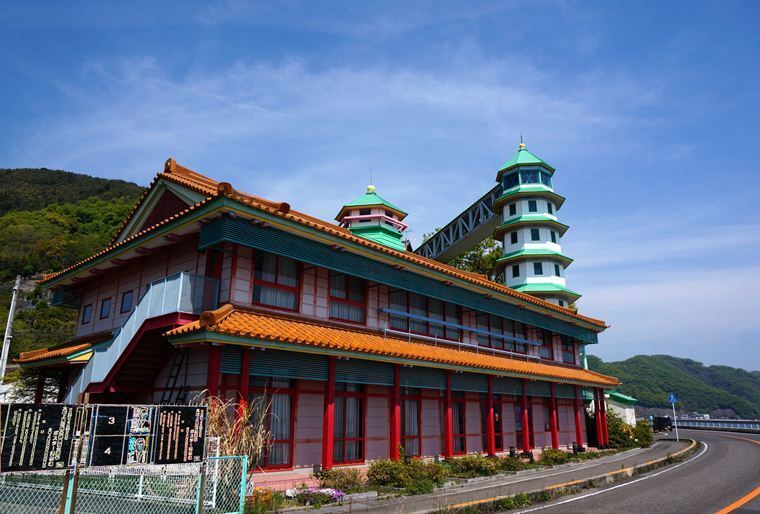 13　凄い建物発見.JPG
