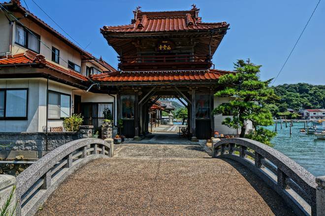 14　立派な楼門がありました.JPG