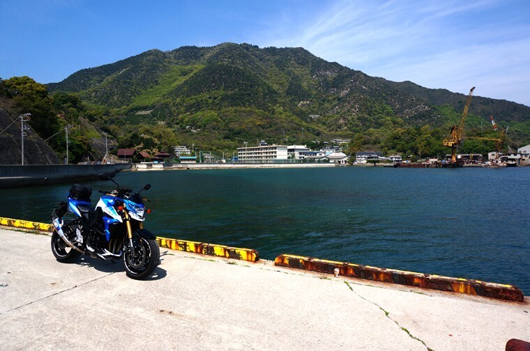 15　島の港です.JPG