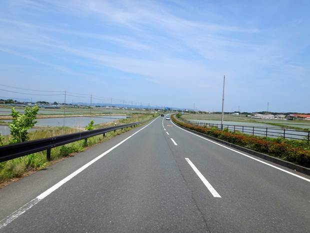 20　津波の非難場が一定間隔である道.JPG