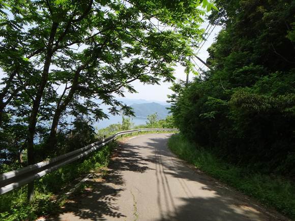 23　断崖の狭道.JPG