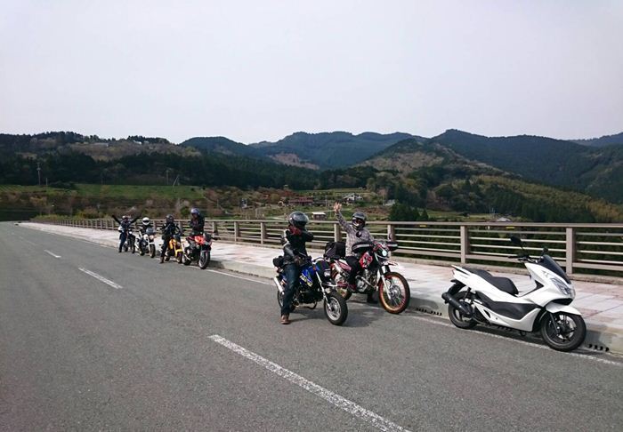 28　貸切の橋の上.jpg