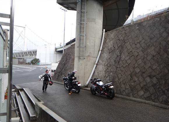 2　とりあえず雨宿り.JPG