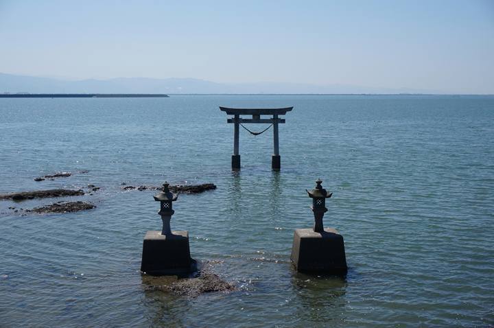 2　わたしには海の中の参道が見える.JPG