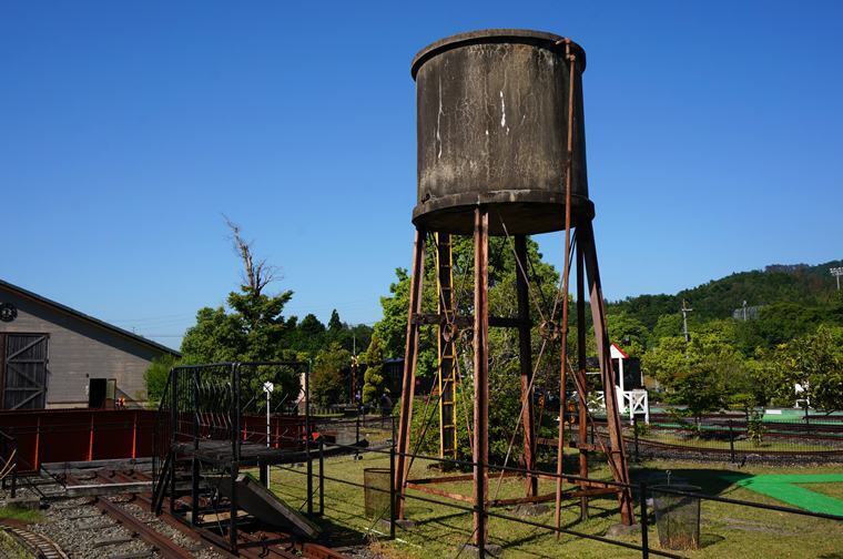 33　当時そのままの給水塔.JPG