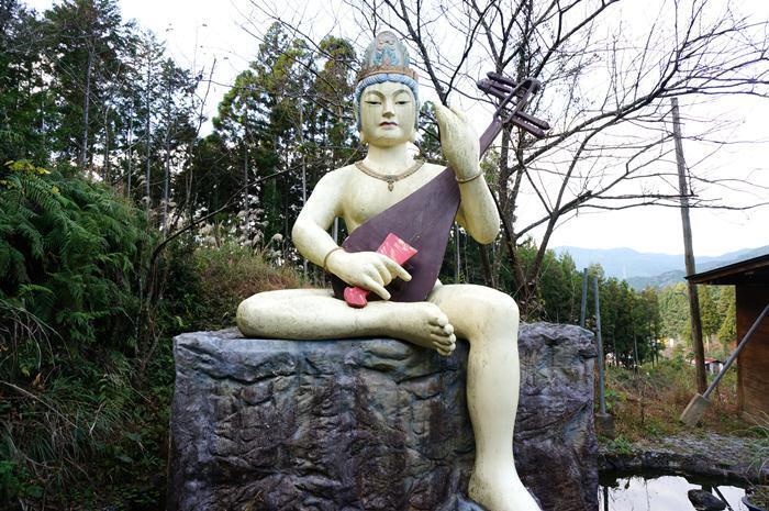 36　弁財天ですべんべん.JPG