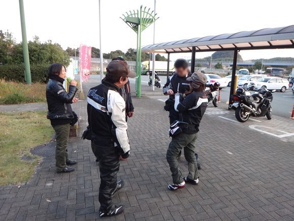 36　解散前の団欒.JPG