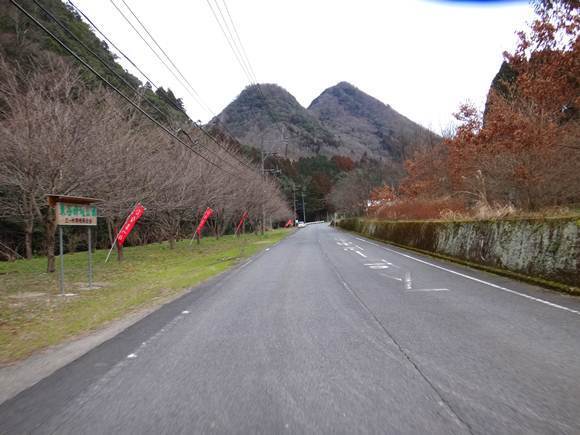 4　おっぱいみたいな山.JPG