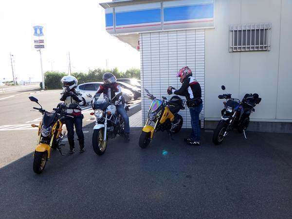 4　ニューバイクで来たよ.JPG