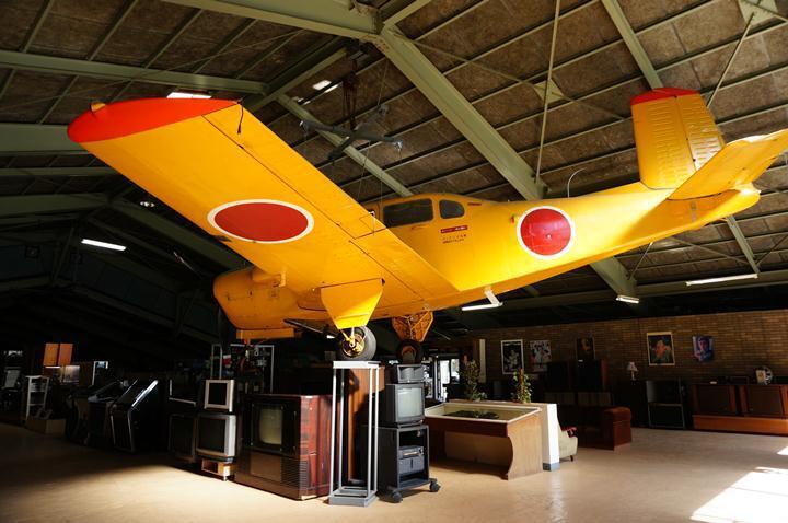 9　中にも同じ機体があるよ.JPG