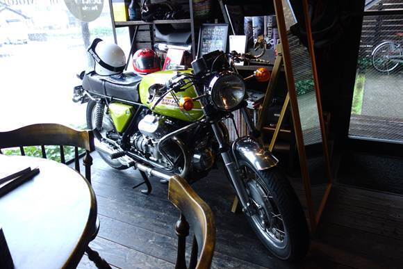 基本的にこういうバイクが似合うウエアが多い.JPG